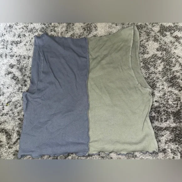Aeropostale Patchwork Graphic Tank Top NY/LA Ribbed Green Gray Size Medium NWOT - Picture 2 of 3